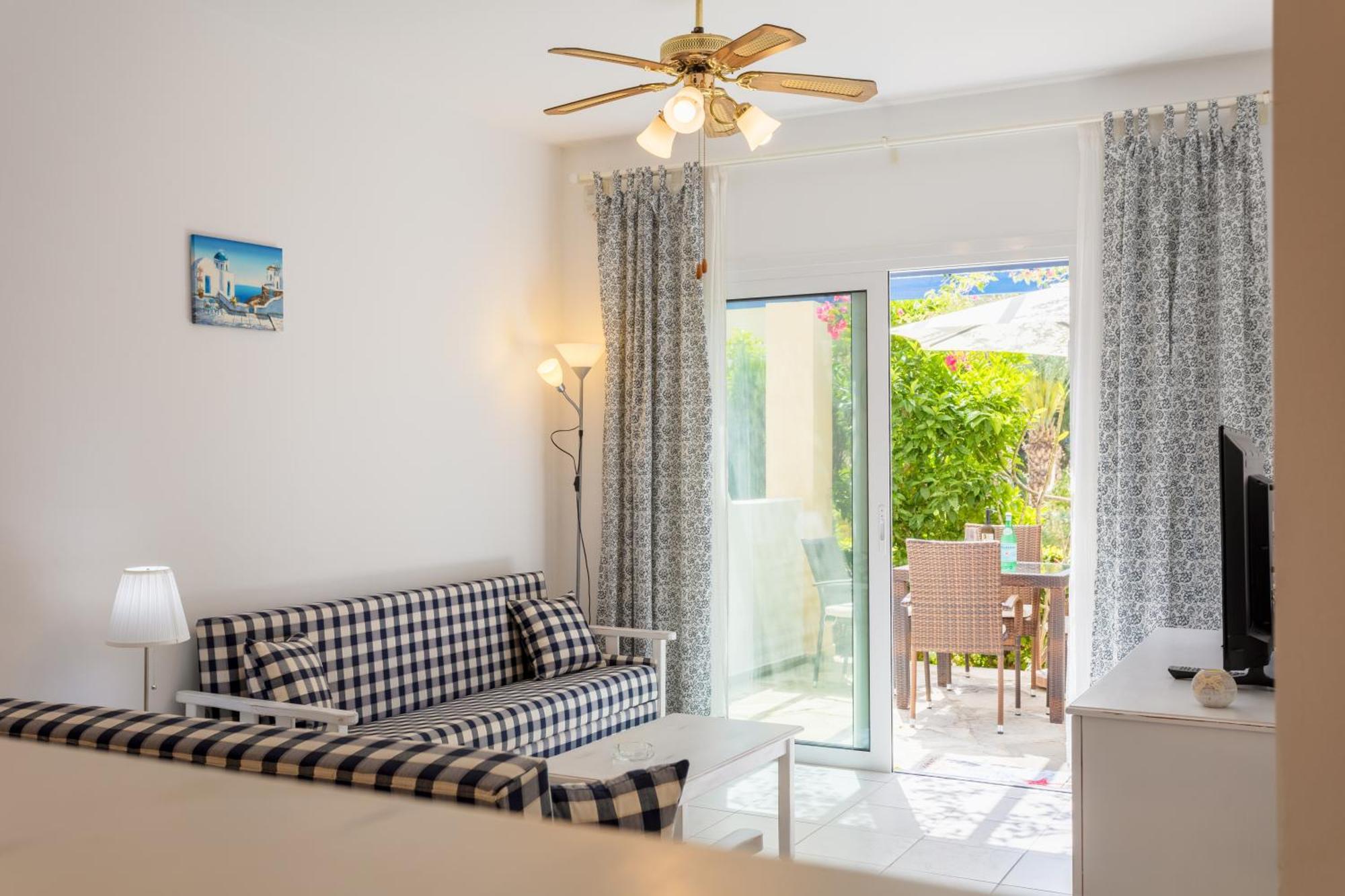 Regina Gardens Lovely Apartment Paphos Eksteriør bilde
