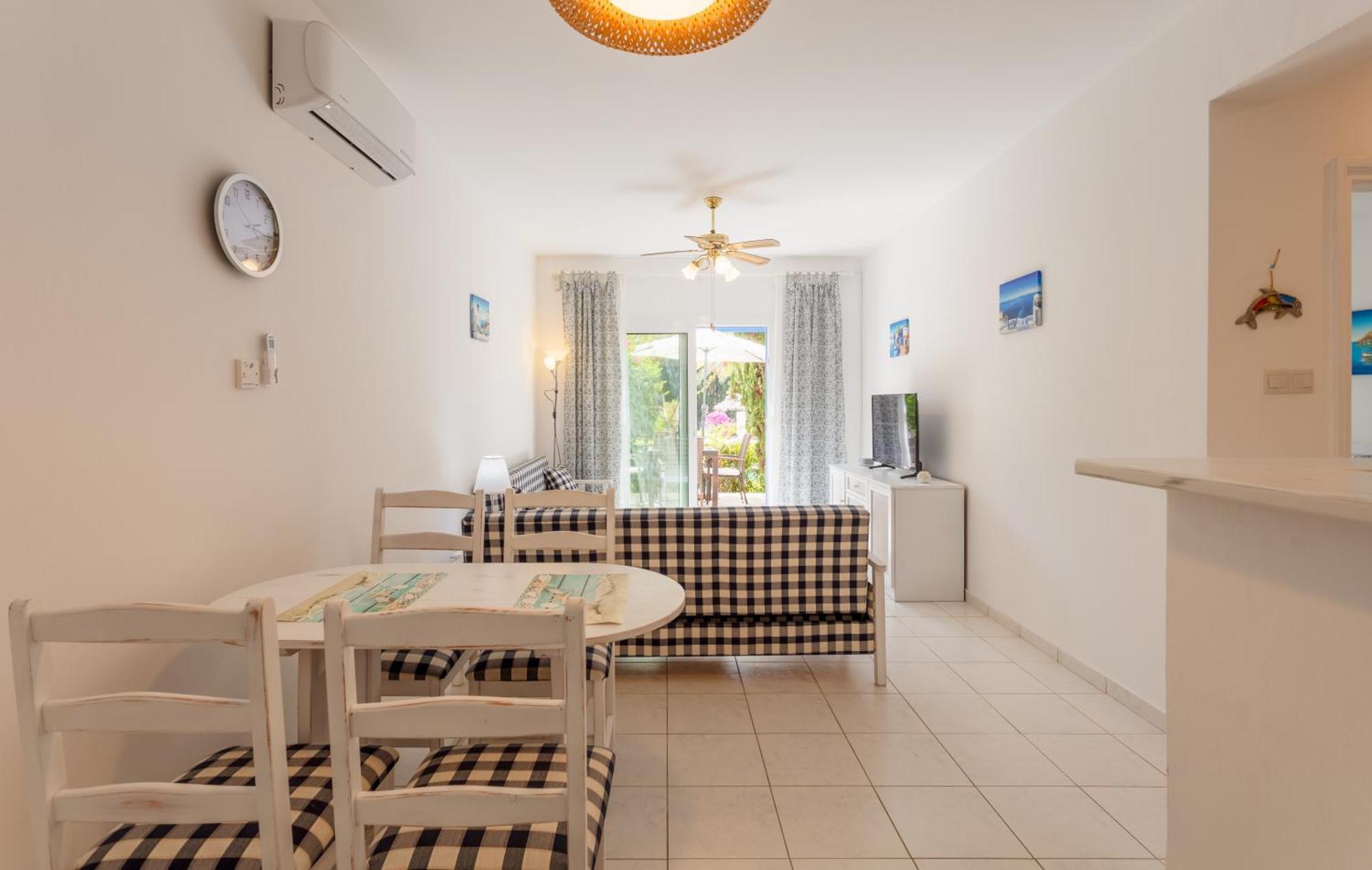 Regina Gardens Lovely Apartment Paphos Eksteriør bilde