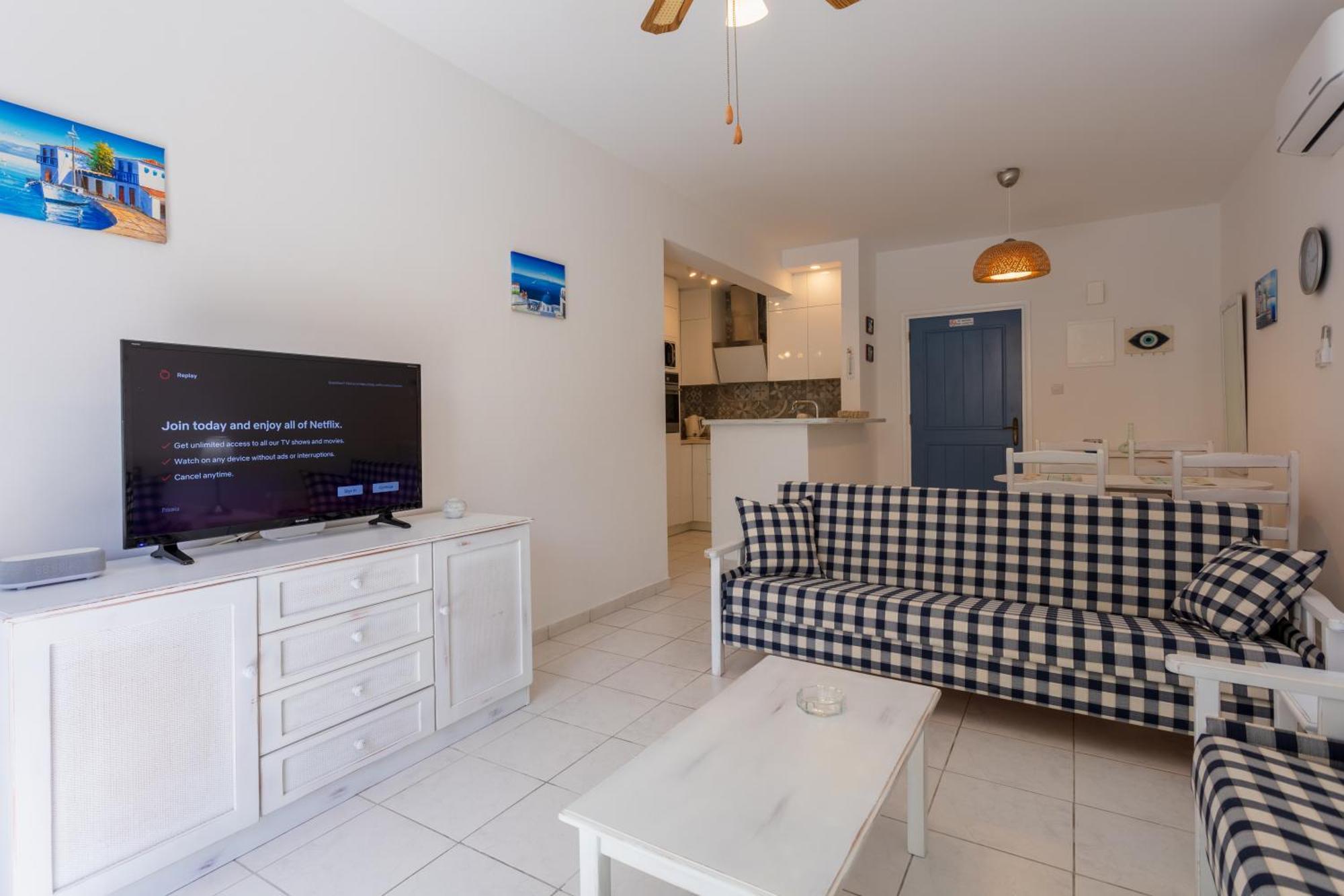 Regina Gardens Lovely Apartment Paphos Eksteriør bilde