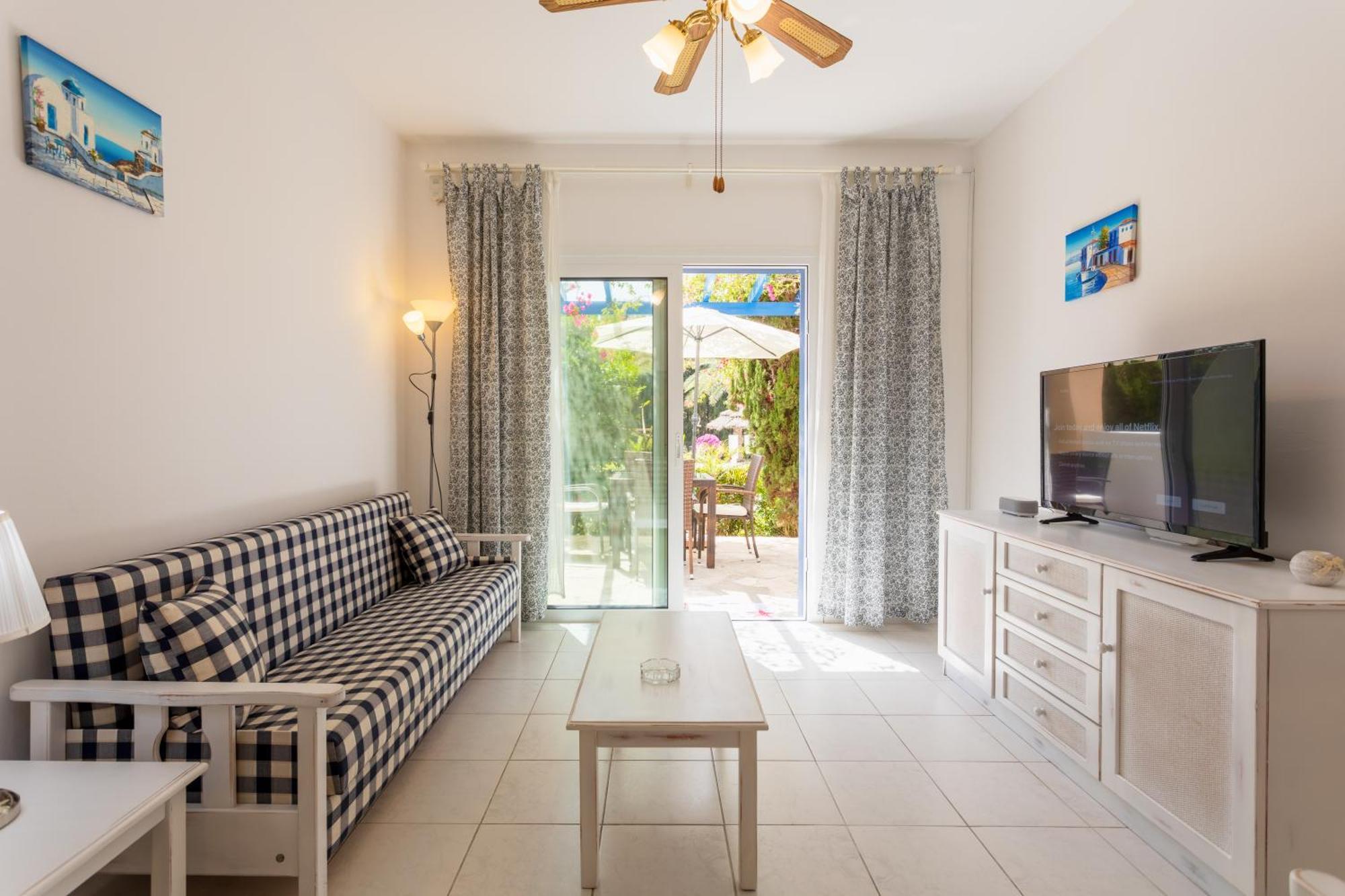 Regina Gardens Lovely Apartment Paphos Eksteriør bilde